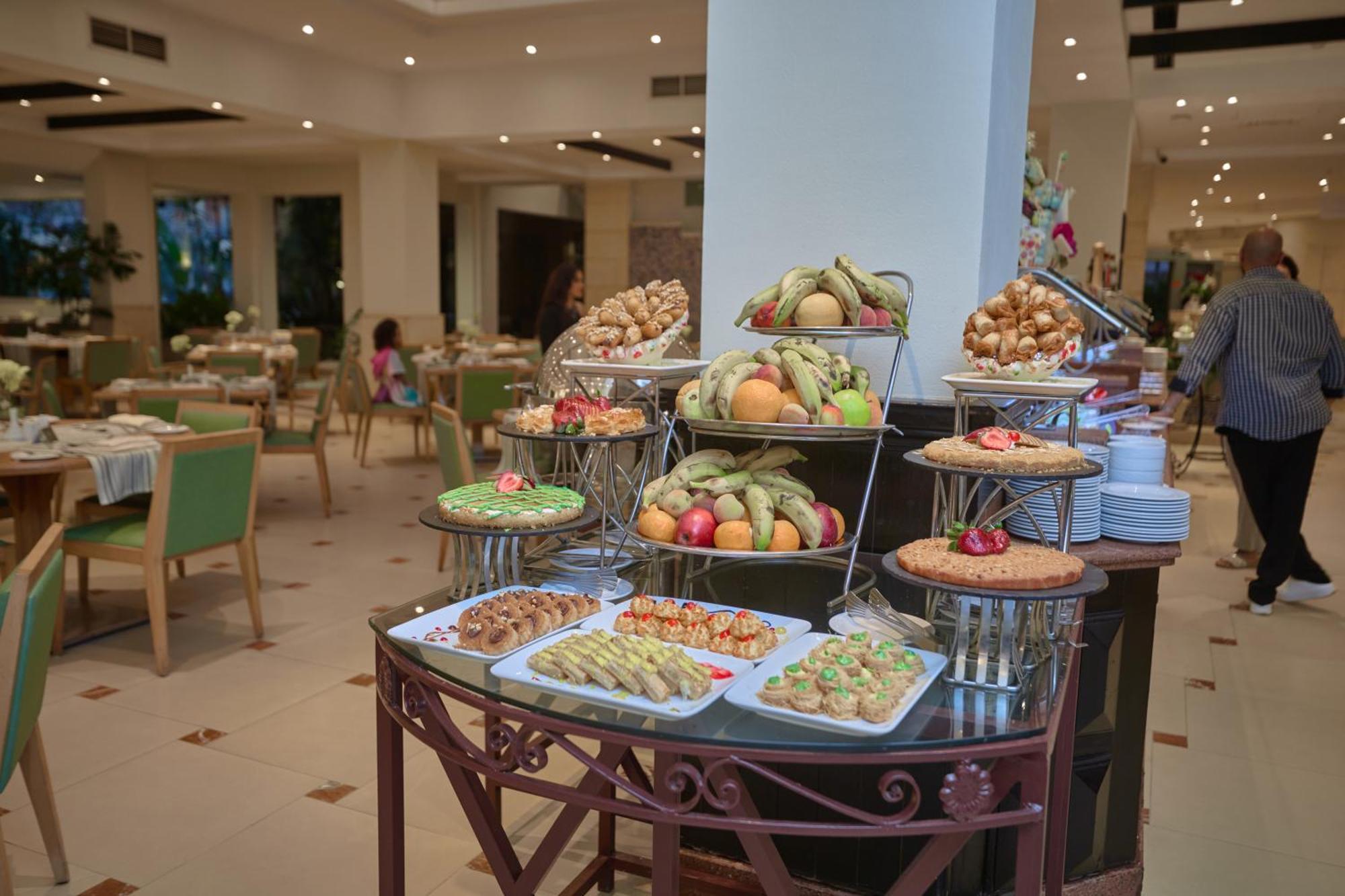 Swiss Inn Pyramids Golf Resort 6th of October City Esterno foto
